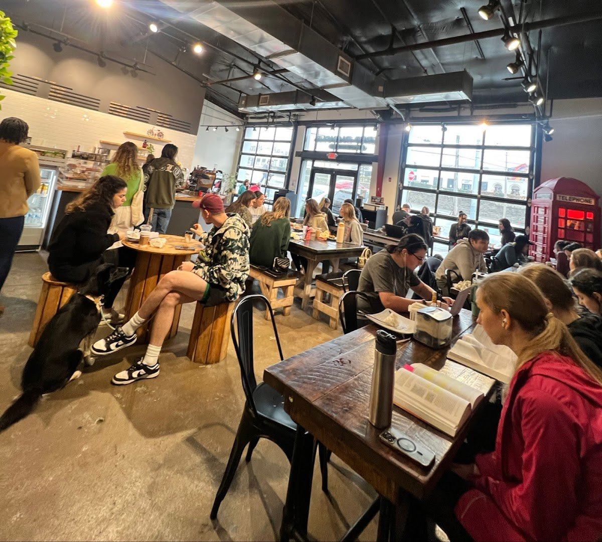 Red Bicycle Coffee & Crepes specialty coffee shop in Nashville - photo 5