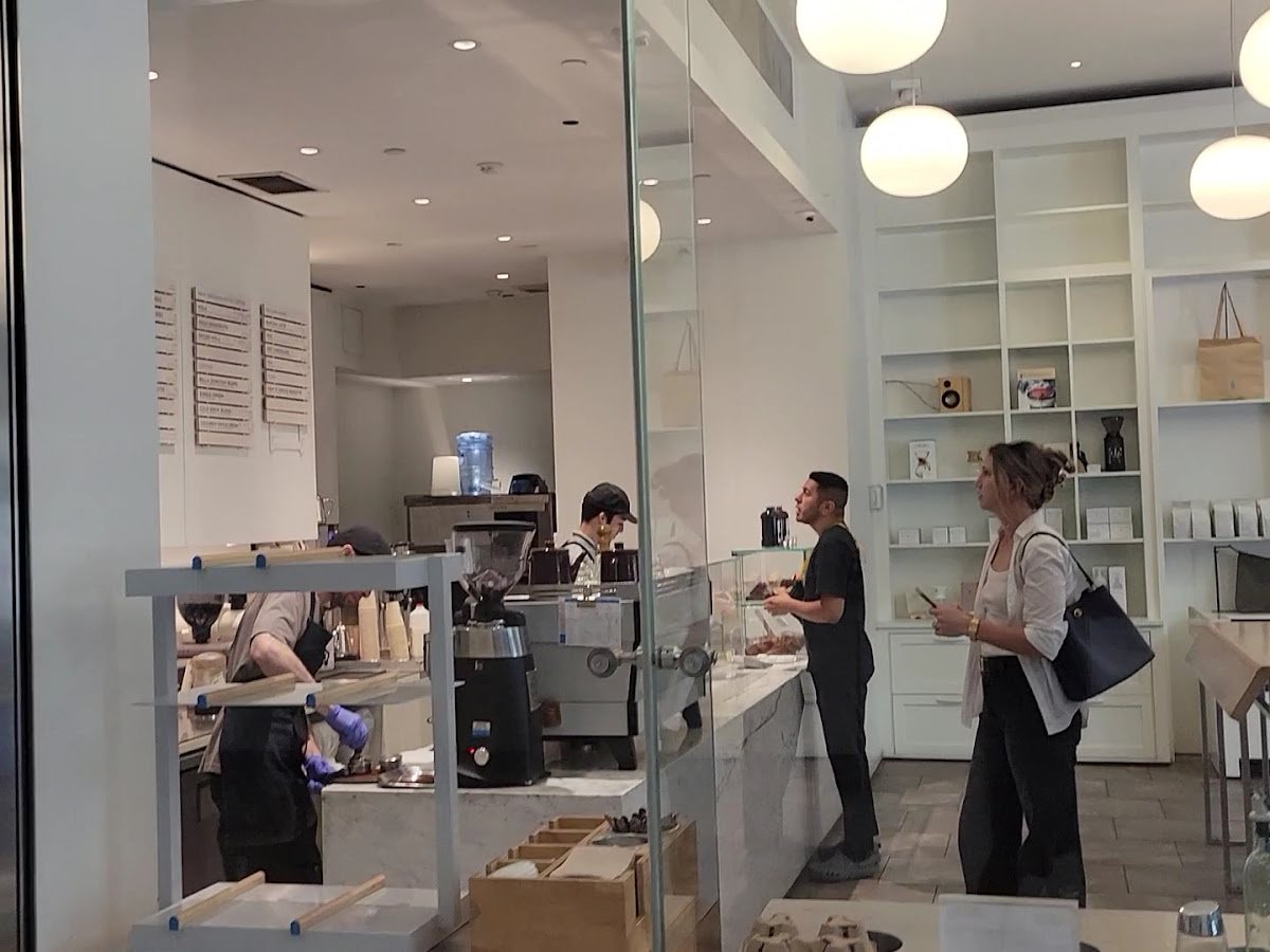 Blue Bottle Coffee specialty coffee shop in New York - photo 9