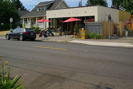 Extracto Coffee Roasters specialty coffee shop in Portland - photo 15
