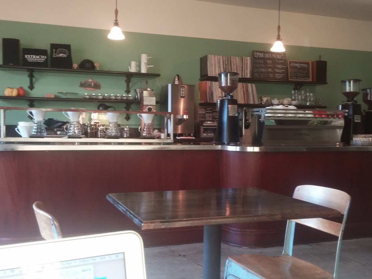 Extracto Coffee Roasters specialty coffee shop in Portland - photo 8
