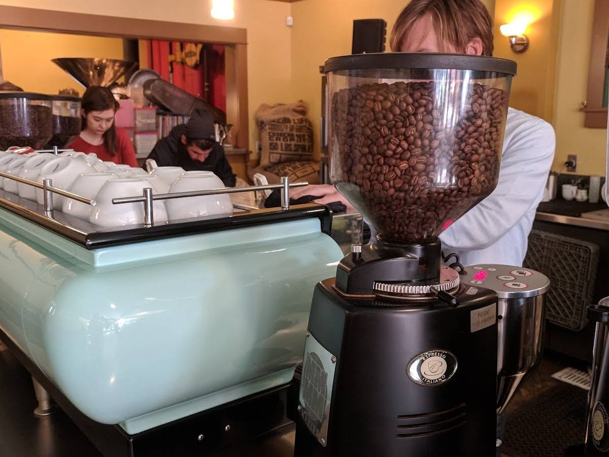 Extracto Coffee Roasters specialty coffee shop in Portland - photo 9