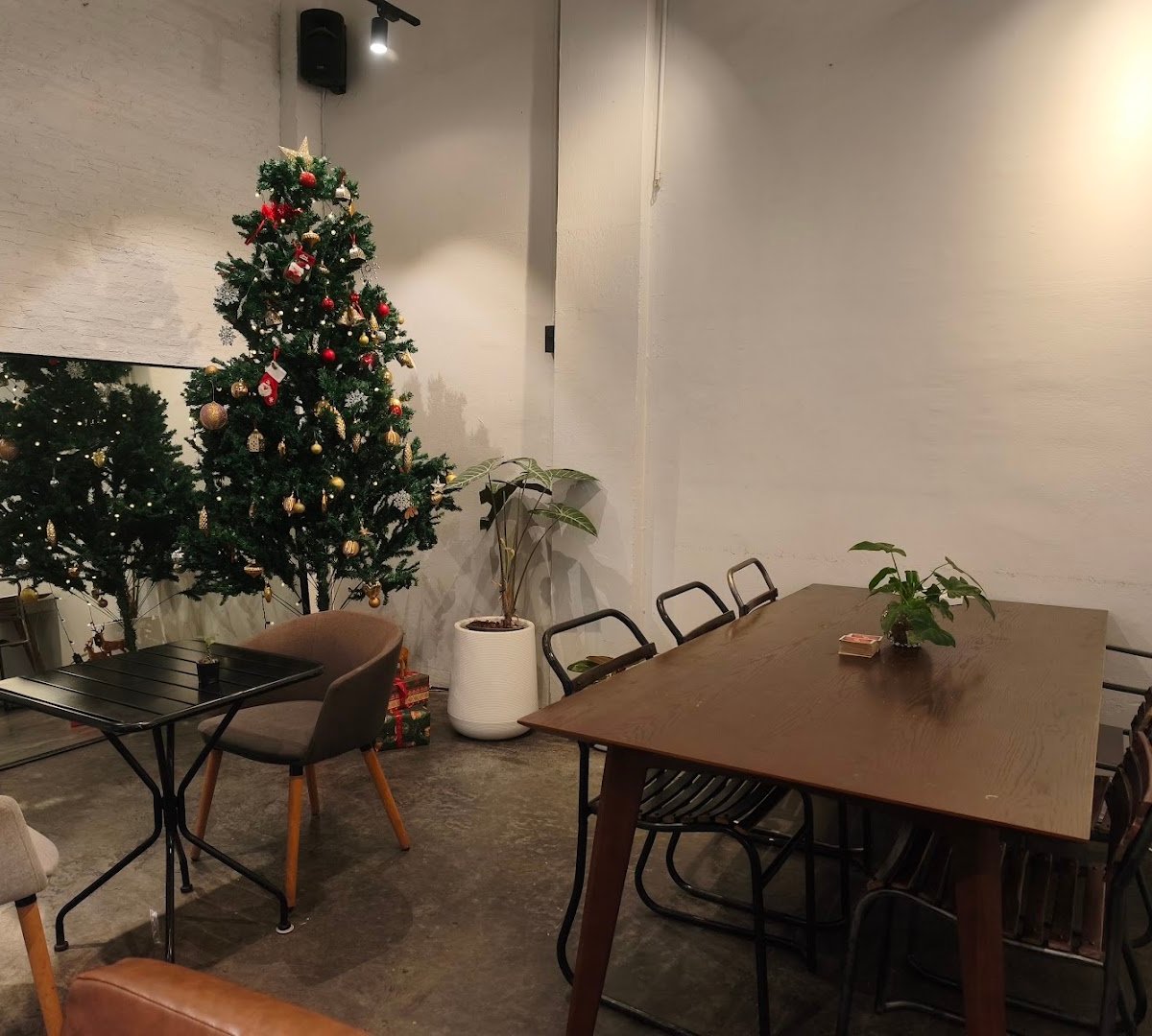 Brew 98 Specialty Coffee Roaster specialty coffee shop in Bangkok - photo 5