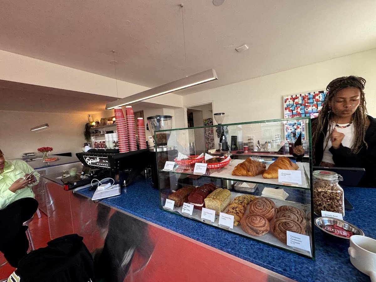 Skina specialty coffee shop in Amsterdam - photo 3