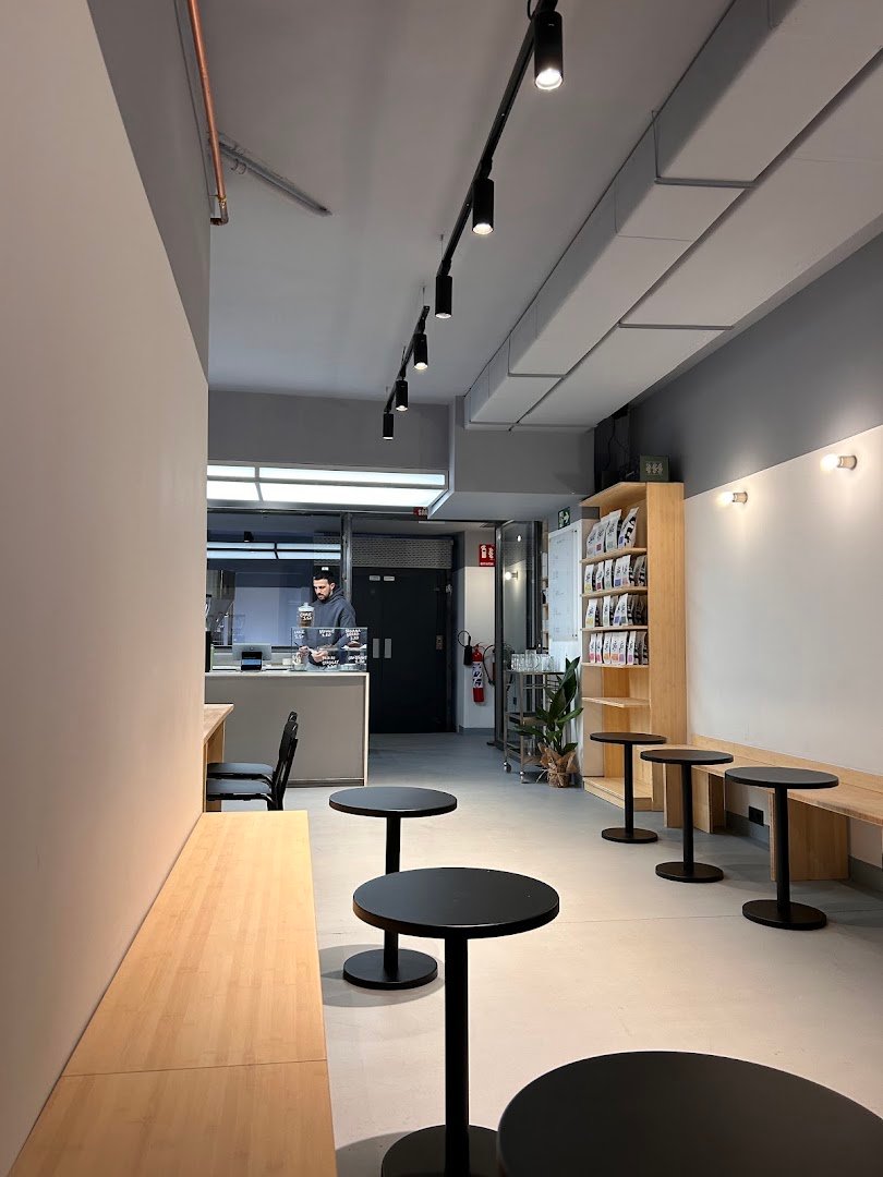 The Fix Coffee Roasters specialty coffee shop in Madrid - photo 7