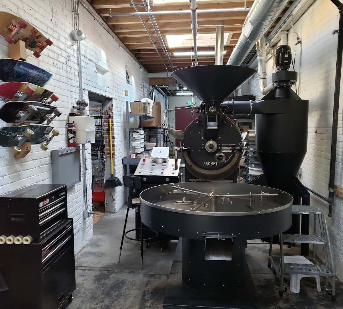 MiddleState Coffee specialty coffee shop in Denver - photo 11