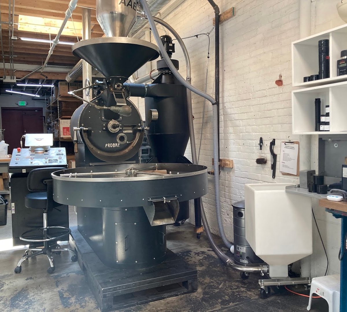 MiddleState Coffee specialty coffee shop in Denver - photo 3