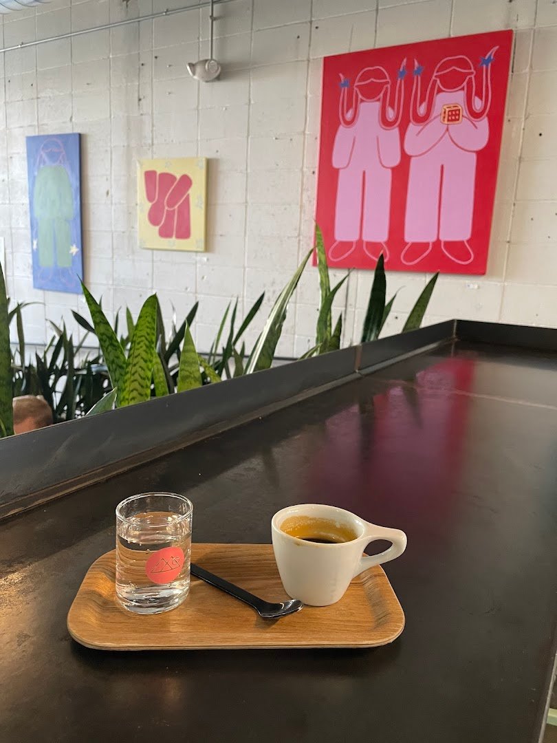 MiddleState Coffee specialty coffee shop in Denver - photo 5