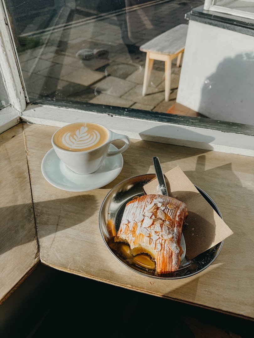 Coffee at Oscillate Coffee, specialty coffee shop in Manchester