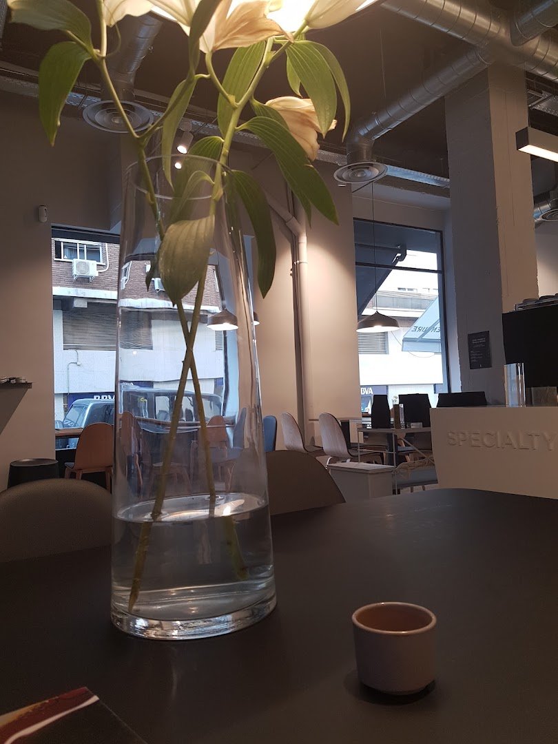 Black Poplar Espresso specialty coffee shop in Madrid - photo 9