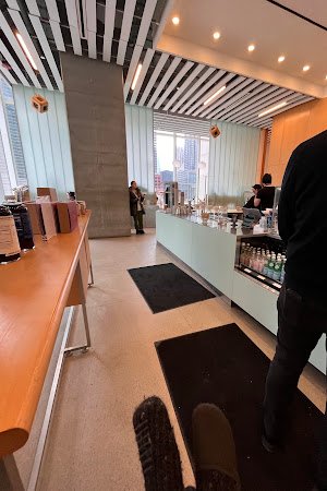 Blue Bottle Coffee specialty coffee shop in Chicago - photo 10