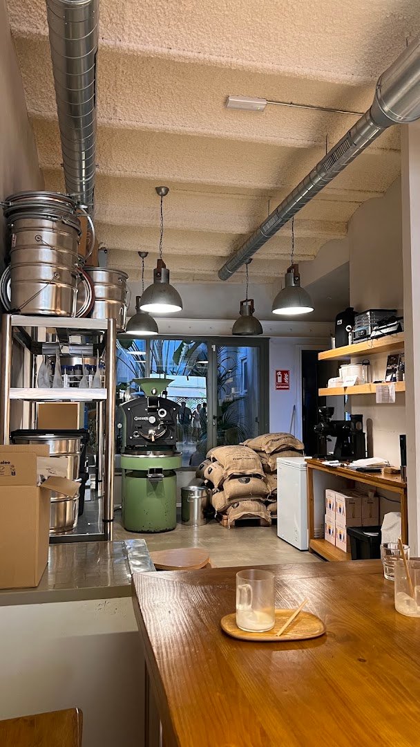 Amauta Coffee specialty coffee shop in Barcelona - photo 9