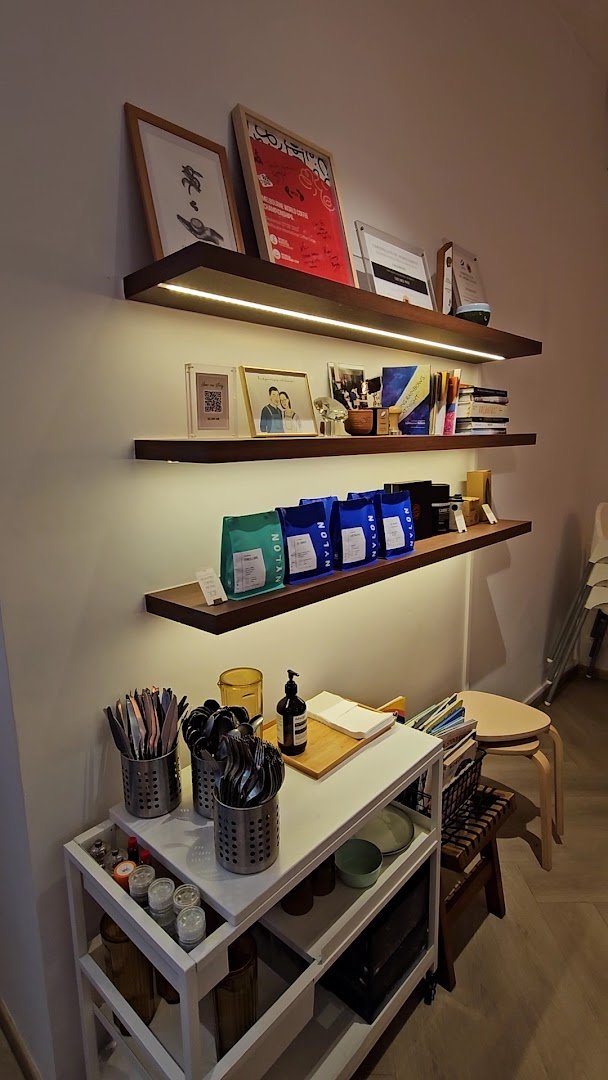 Interior of OLLA Specialty Coffee (Clementi), specialty coffee shop in Singapore