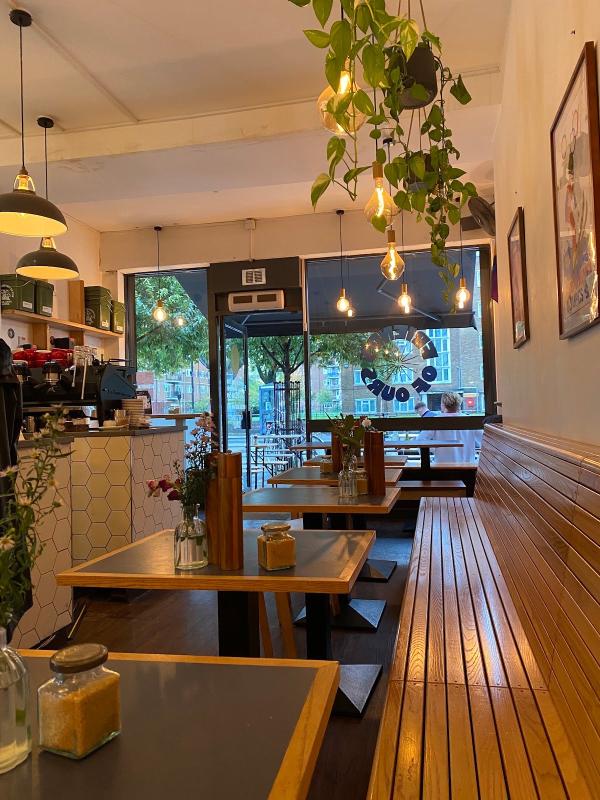 Friends Of Ours - Hoxton specialty coffee shop in London - photo 5