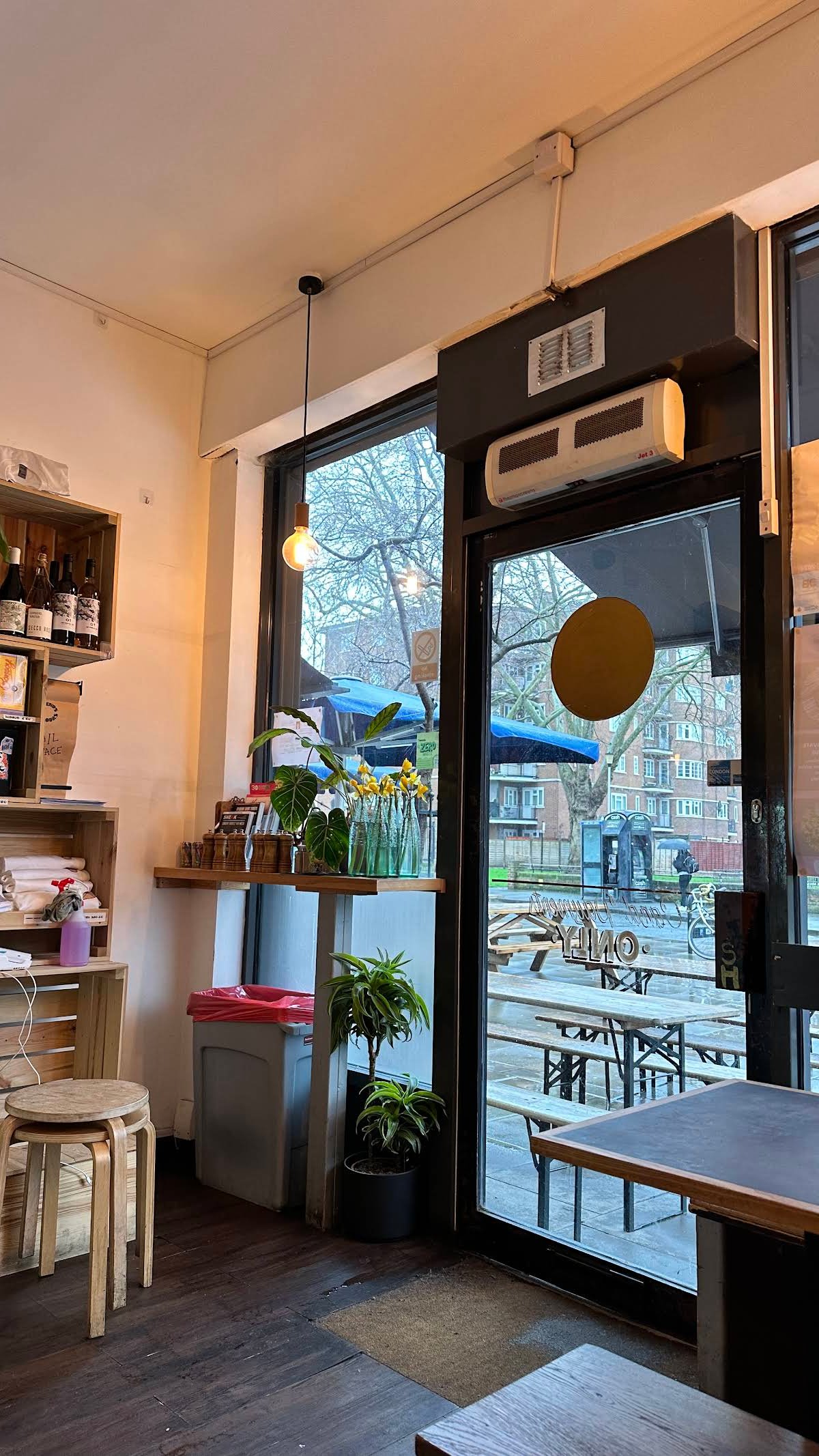 Friends Of Ours - Hoxton specialty coffee shop in London - photo 6