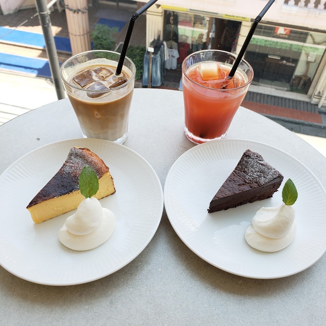 Coffee at Café Façon Roaster Atelier, specialty coffee shop in Tokyo