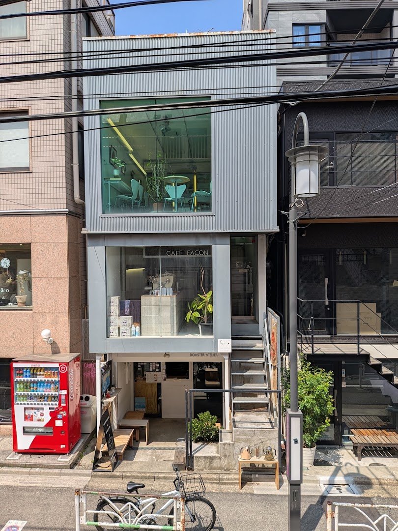 Storefront of Café Façon Roaster Atelier, specialty coffee shop in Tokyo