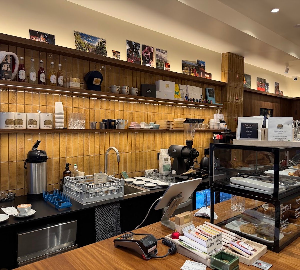 Terre de Cafe specialty coffee shop in Paris - photo 9