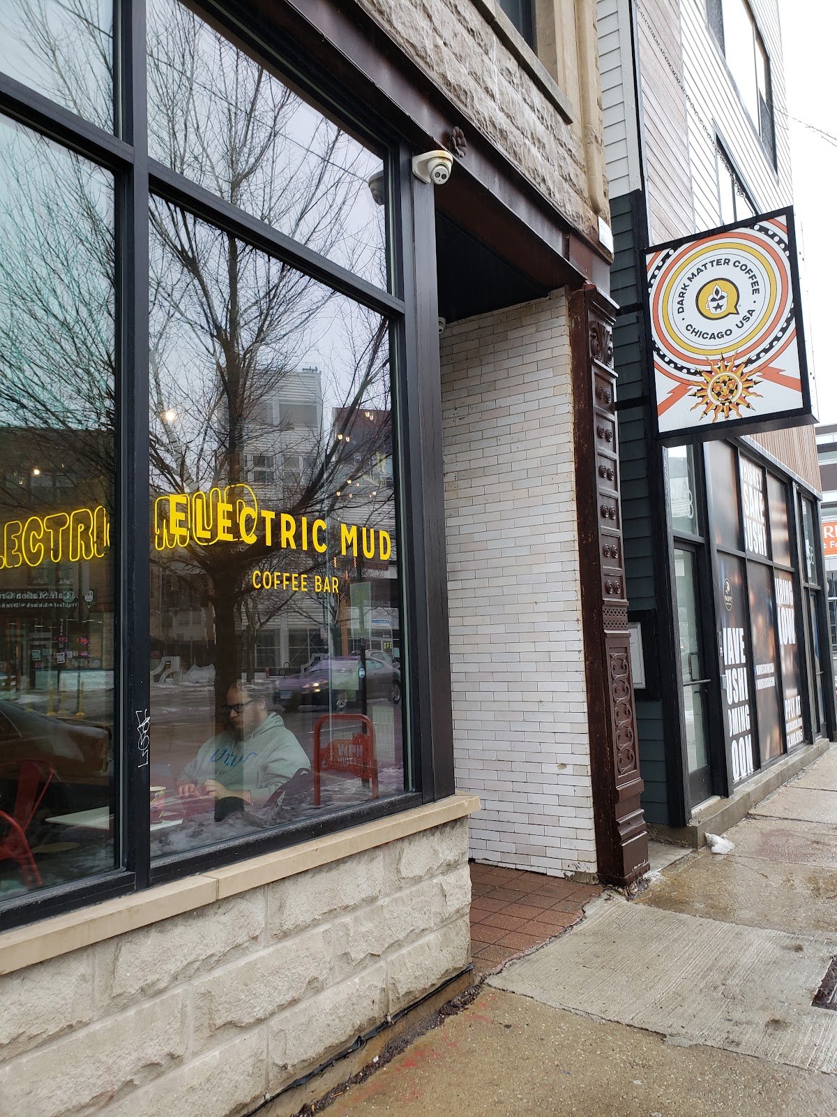 Dark Matter Coffee - Electric Mud Coffee Bar specialty coffee shop in Chicago - photo 3