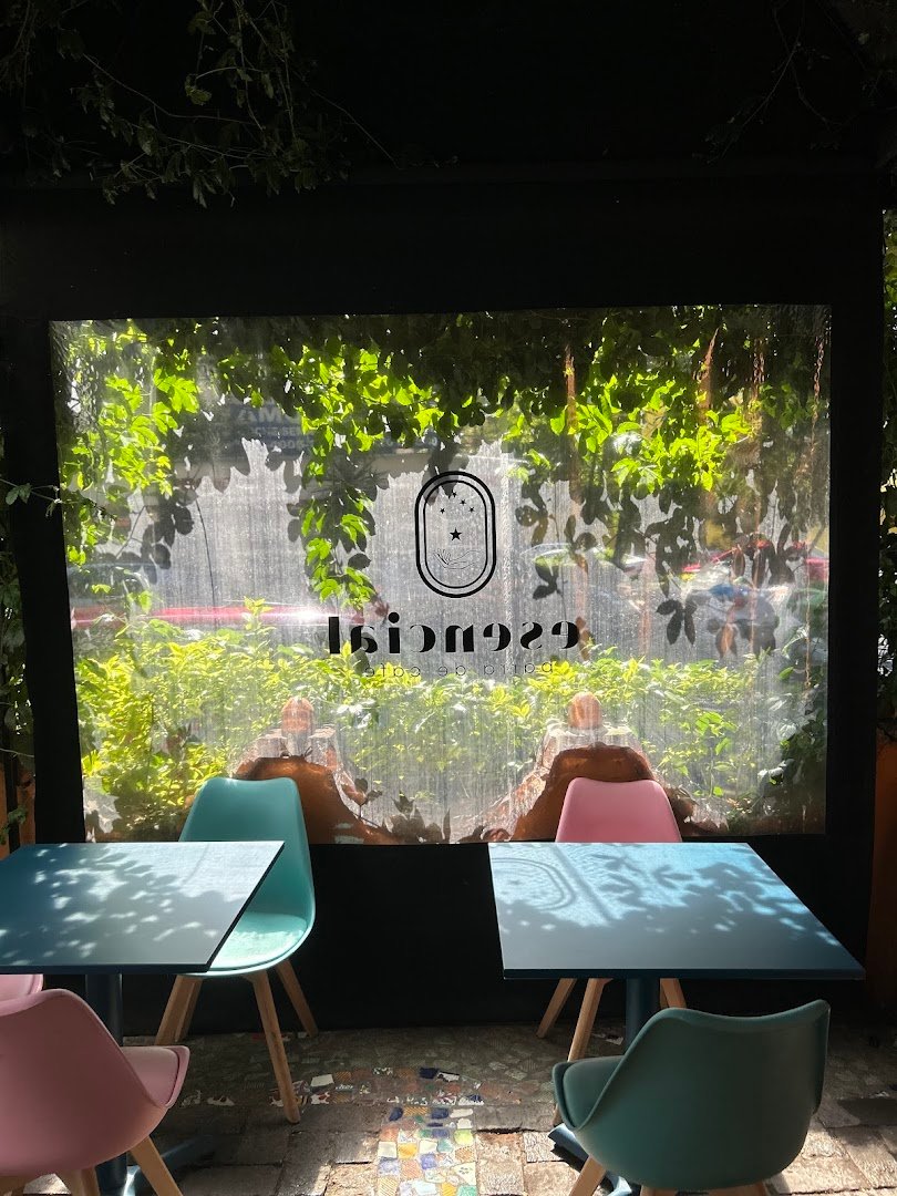 Storefront of Barra de Café Esencial, specialty coffee shop in Mexico City