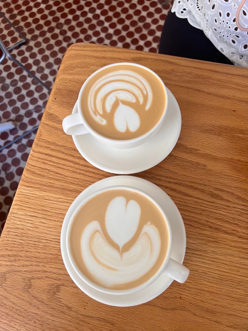 Coffee at Tact, specialty coffee shop in Lisbon
