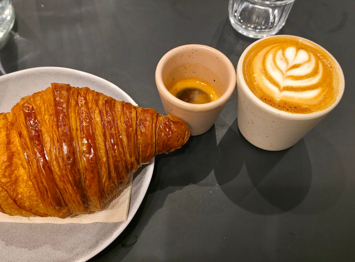 Kontakt - speciality coffeeshop specialty coffee shop in Budapest - photo 6