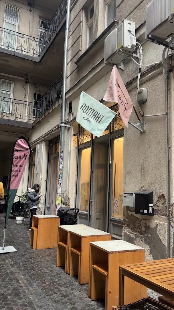 Kontakt - speciality coffeeshop specialty coffee shop in Budapest - photo 8