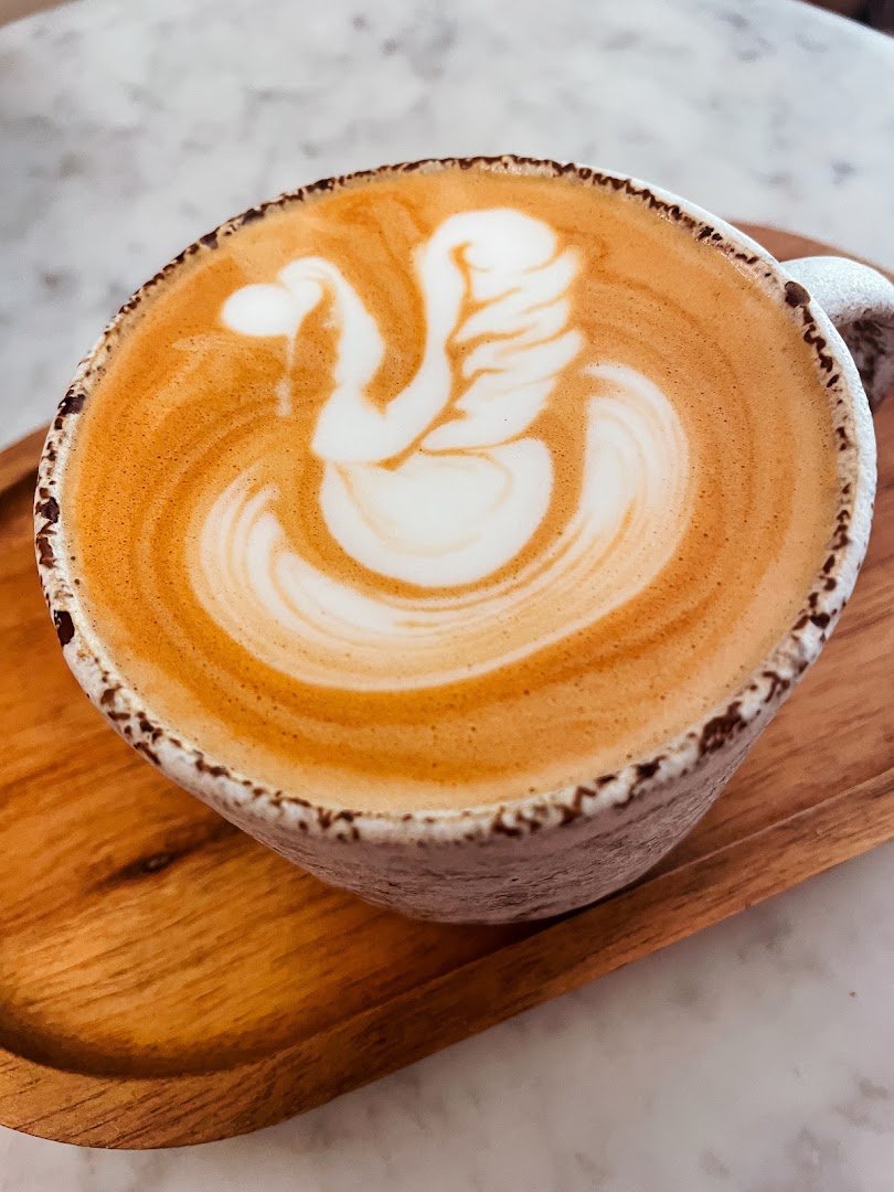 Coffee at Calmô Café, specialty coffee shop in Lisbon