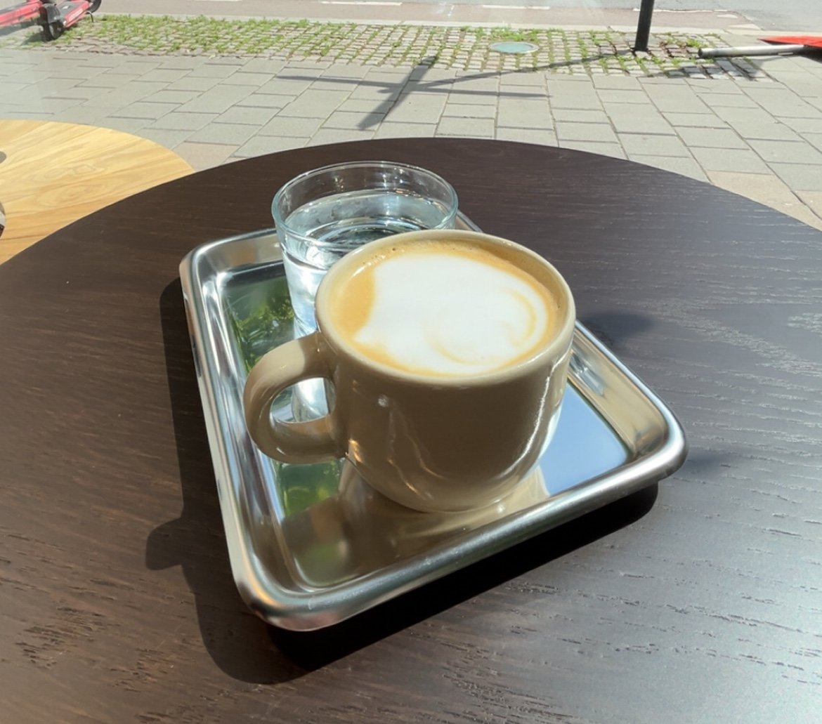 Coffee at élan, specialty coffee shop in Oslo