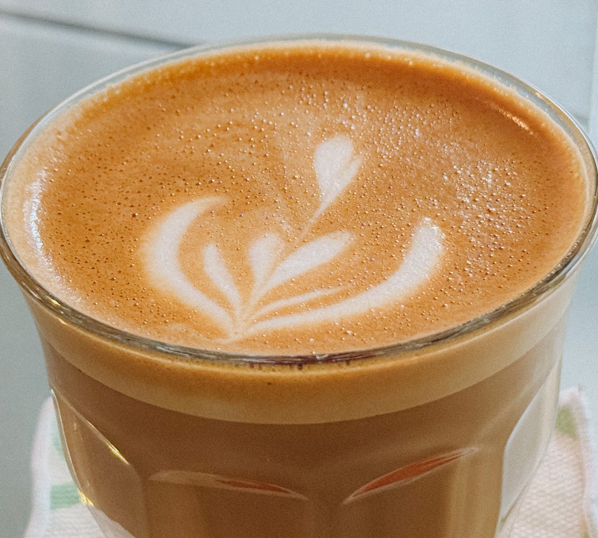 Coffee at Die Synthese Cafe, specialty coffee shop in Seoul