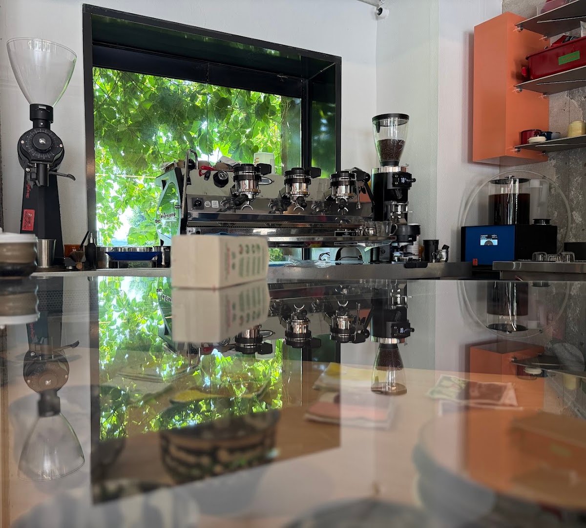 Interior of Die Synthese Cafe, specialty coffee shop in Seoul