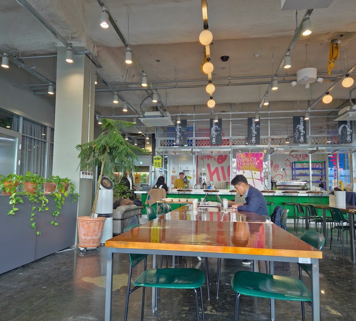 Interior of Die Synthese Cafe, specialty coffee shop in Seoul