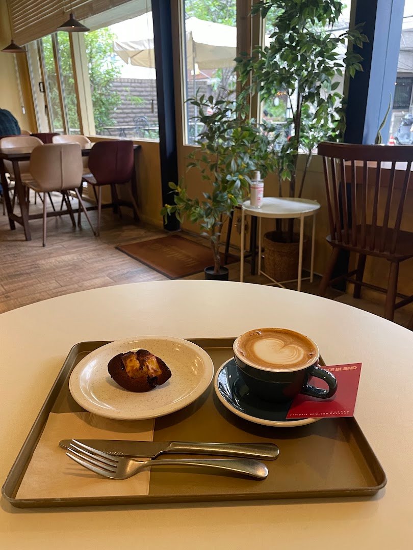 Coffee at Limil coffee, specialty coffee shop in Seoul