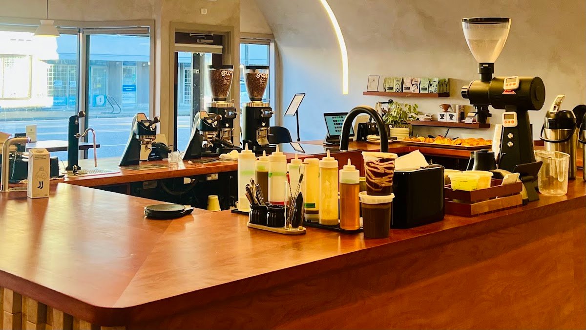 Slo Coffee Fraser St. specialty coffee shop in Vancouver - photo 2