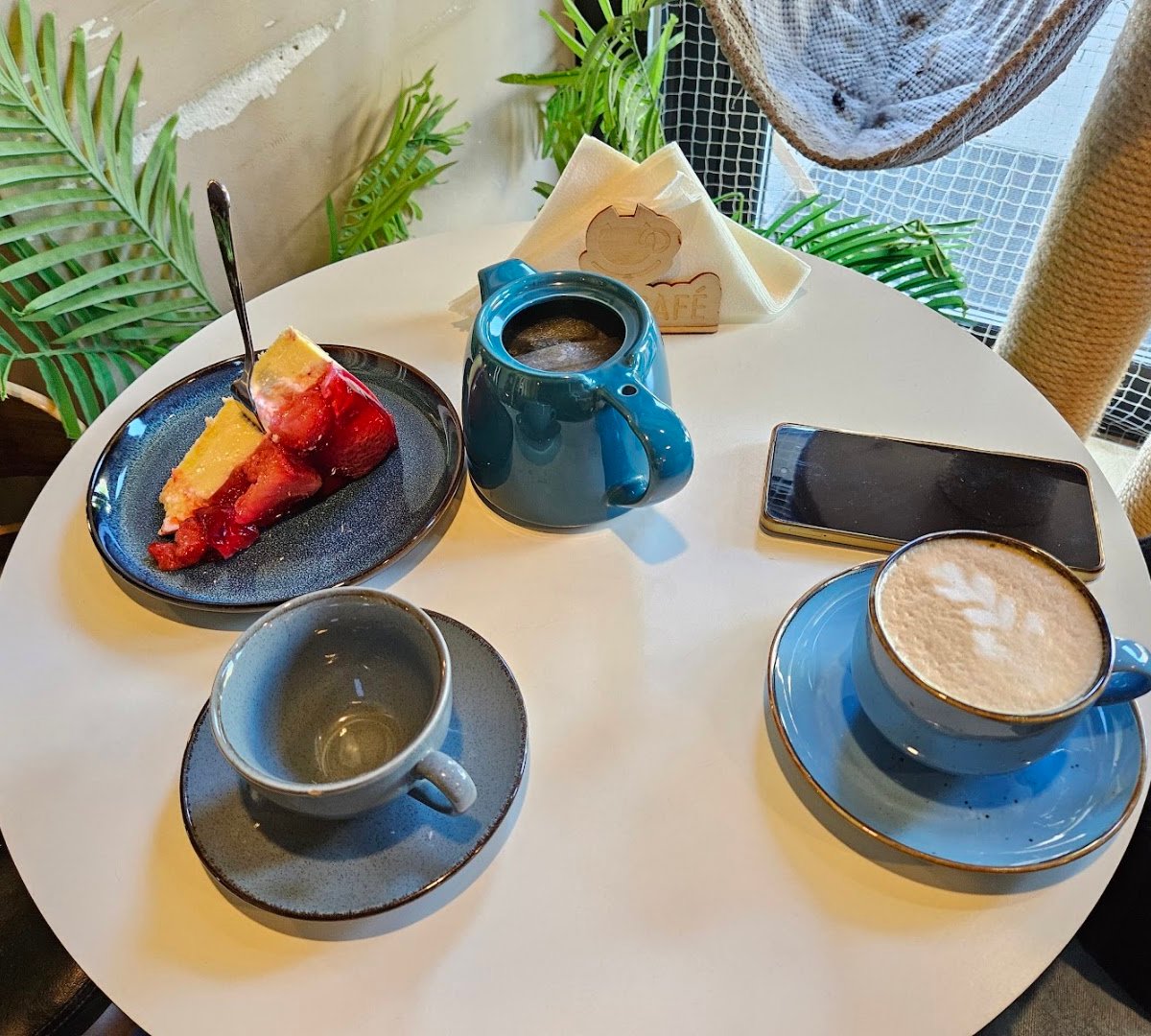 Coffee at Miau Cafe, specialty coffee shop in Warsaw