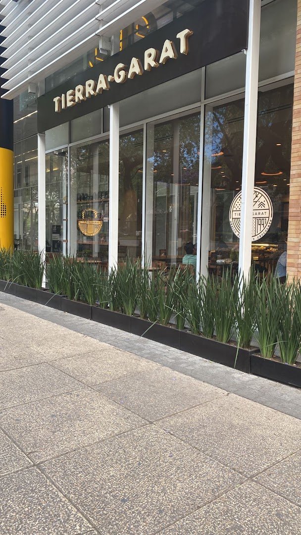 Storefront of Tierra Garat, specialty coffee shop in Mexico City