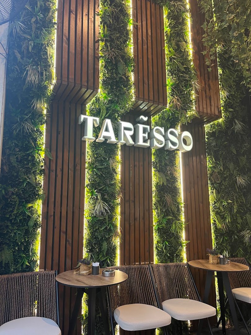 Storefront of Taresso, specialty coffee shop in Athens