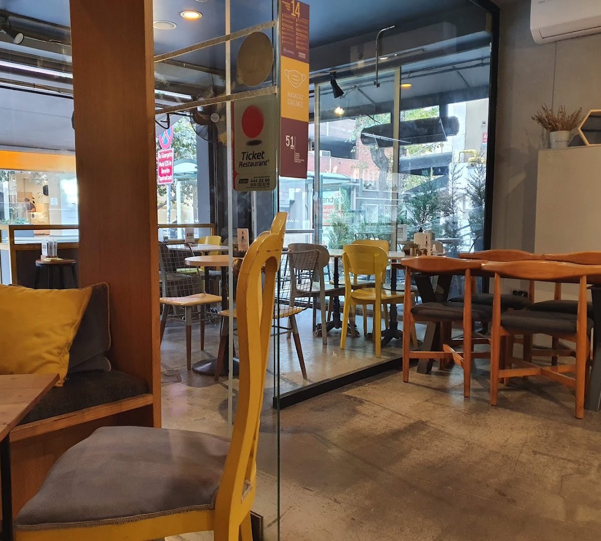 Molecule Coffee specialty coffee shop in Istanbul - photo 8