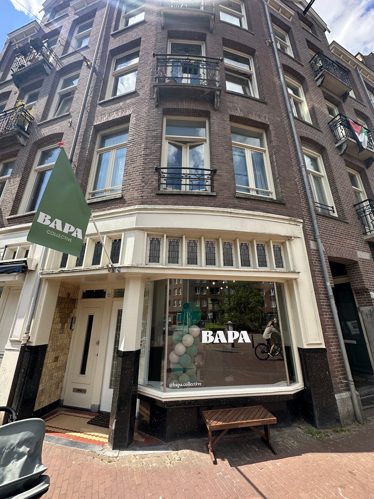 Bapa Collective specialty coffee shop in Amsterdam - photo 4