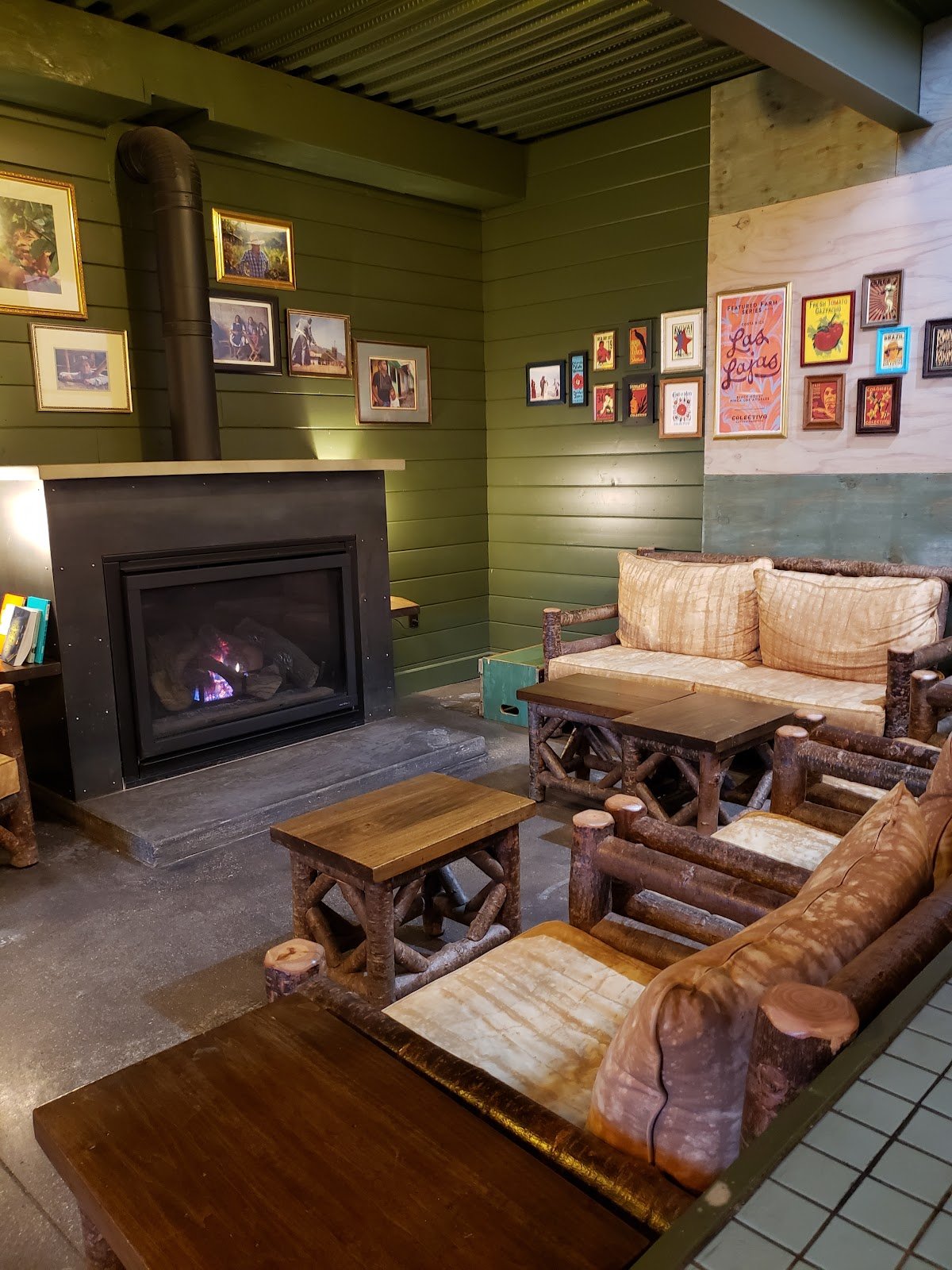 Colectivo Coffee Wicker Park specialty coffee shop in Chicago - photo 7