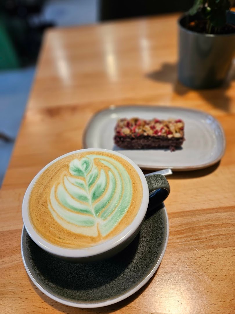 Pine - Coffee & More specialty coffee shop in Budapest - photo 4