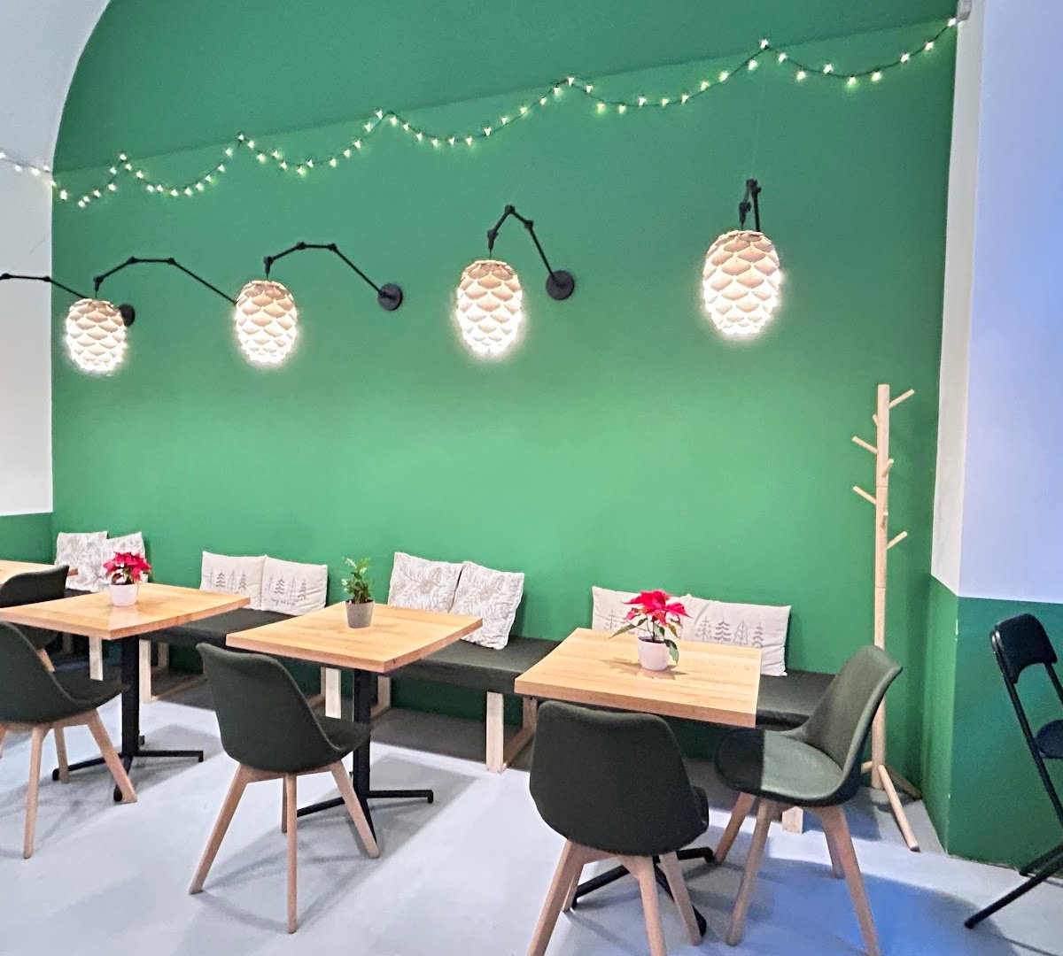 Pine - Coffee & More specialty coffee shop in Budapest - photo 7