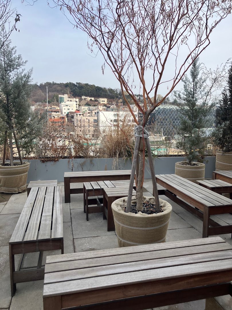 Storefront of gml seoul, specialty coffee shop in Seoul