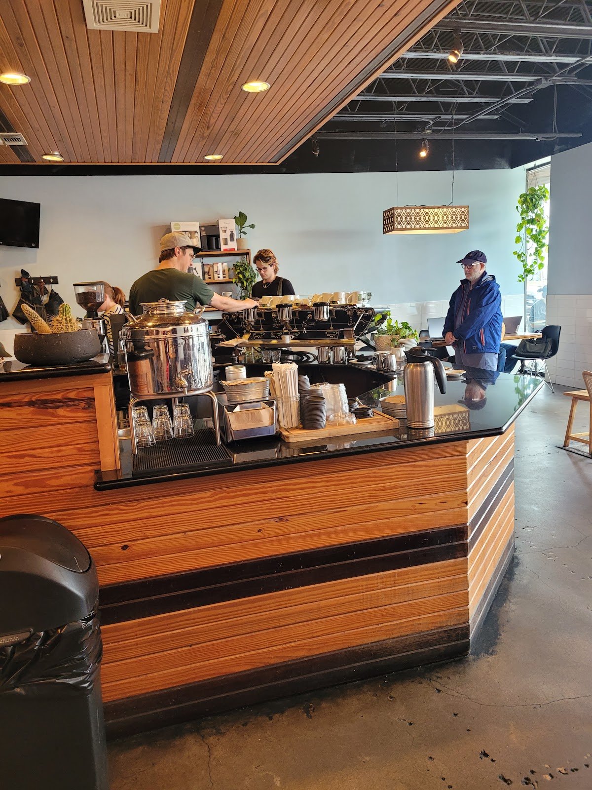 Houndstooth Coffee specialty coffee shop in Austin - photo 2