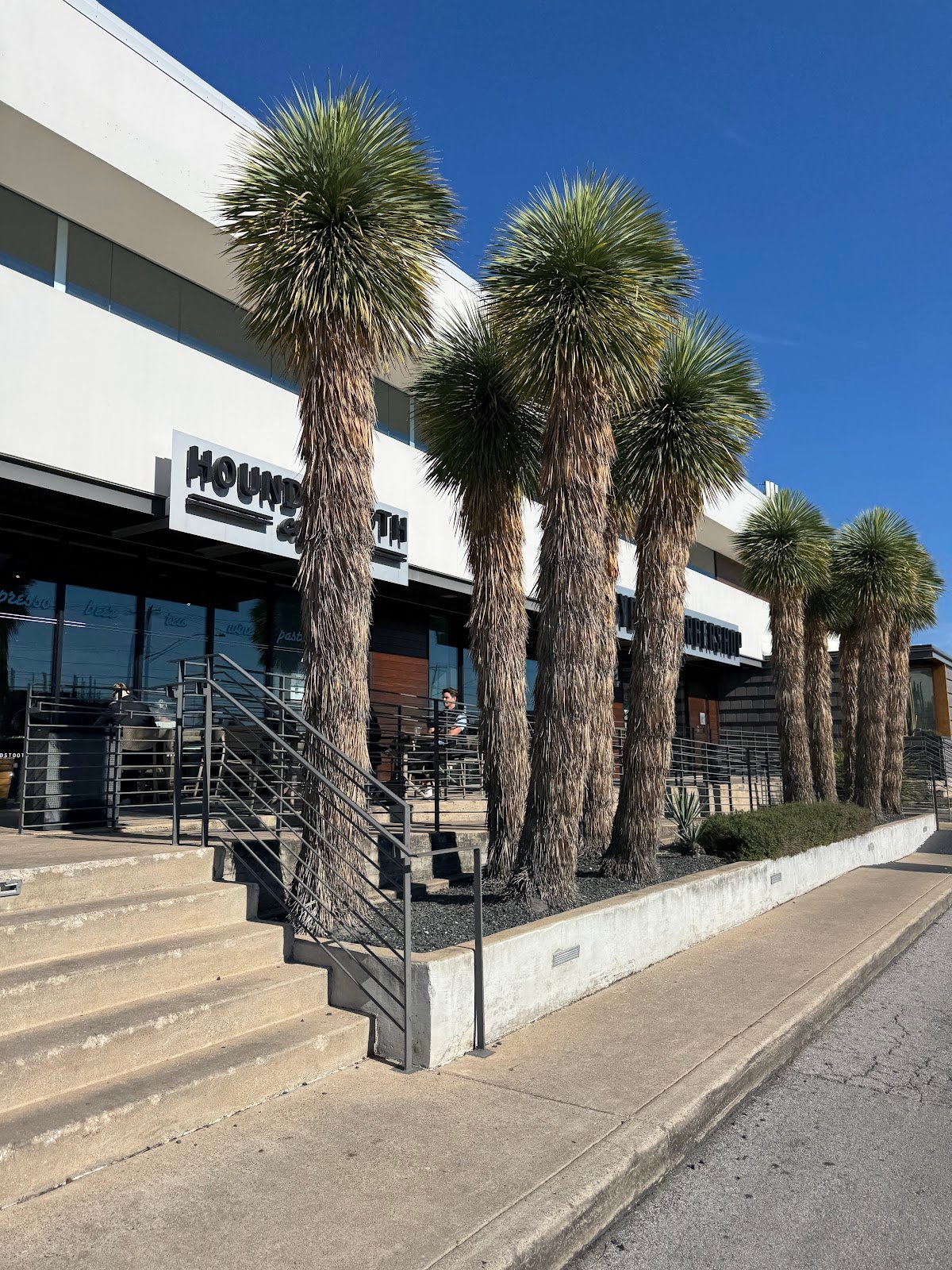 Houndstooth Coffee specialty coffee shop in Austin - photo 3