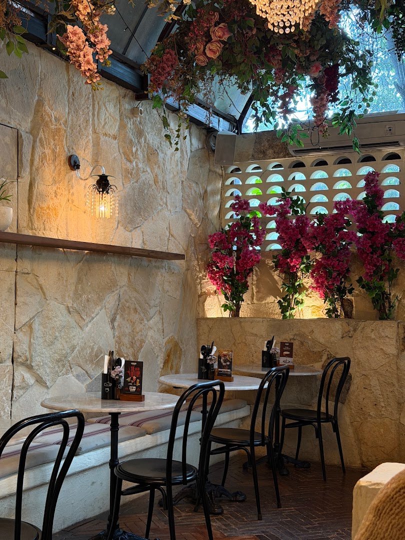 Revolver Canggu specialty coffee shop in Bali - photo 2