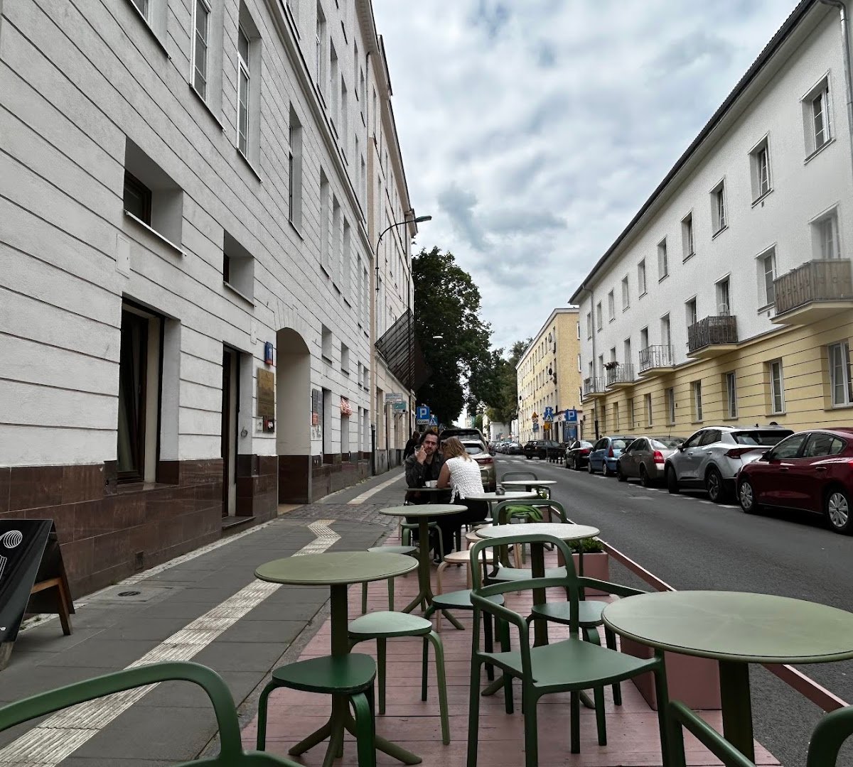 Storefront of Forum, specialty coffee shop in Warsaw