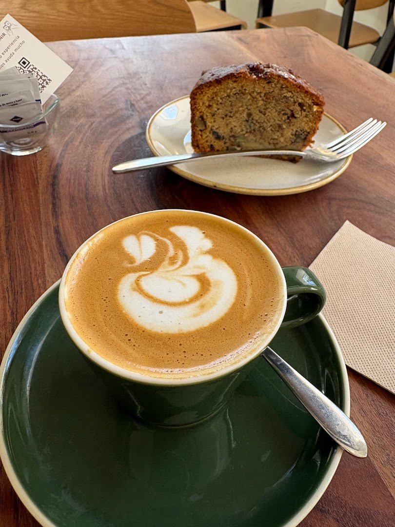 Baya cafe y vino specialty coffee shop in Madrid - photo 9