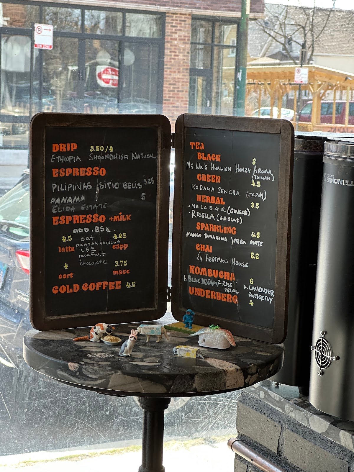 Four Letter Word Coffee specialty coffee shop in Chicago - photo 6