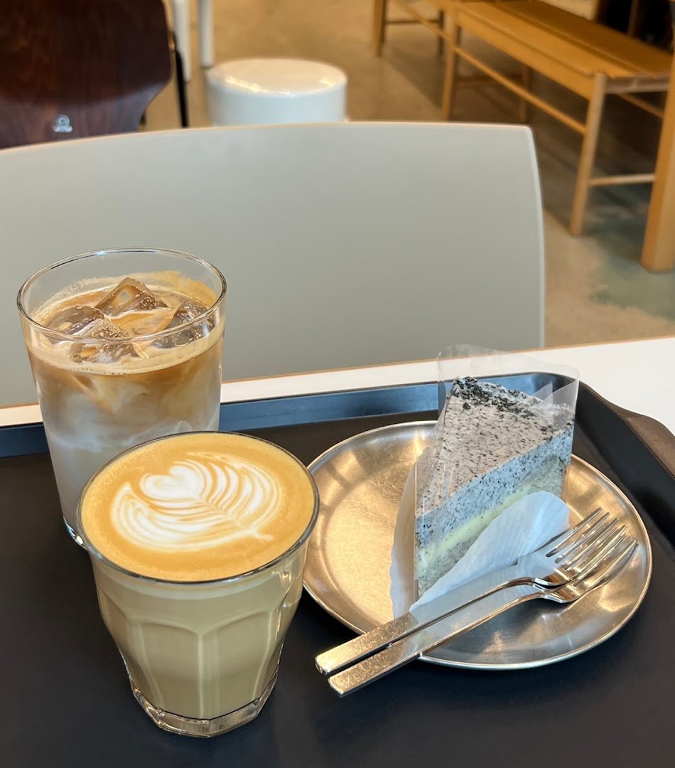 Coffee at BEAN BROTHERS Hapjeong, specialty coffee shop in Seoul