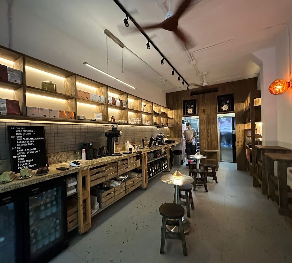 SIP BY SIP | SIP COFFEE ROASTERS specialty coffee shop in Barcelona - photo 3
